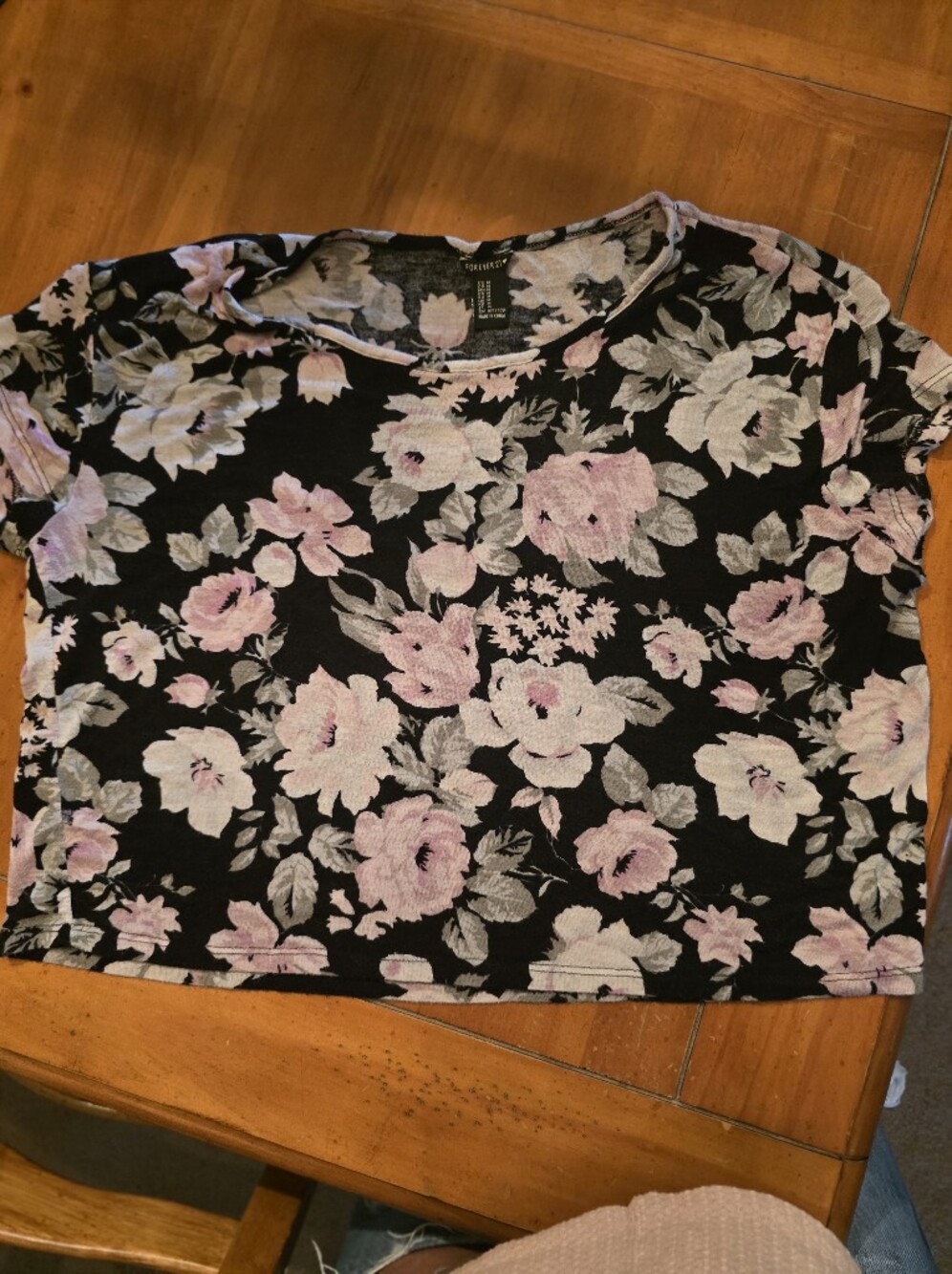 Forever 21 Black Cropped Shirt with Pink and Cream Floral Print Medium